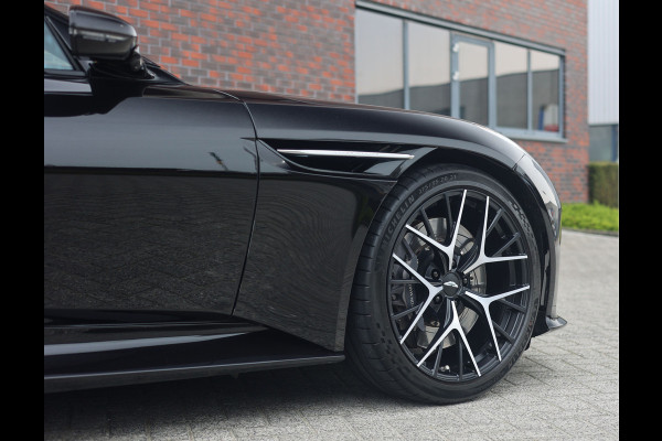 Aston Martin DB12 4.0 V8