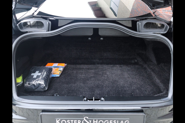 Aston Martin DB12 4.0 V8