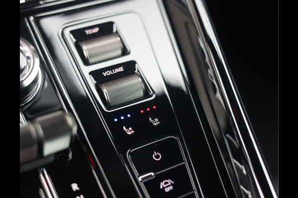 Aston Martin DB12 4.0 V8