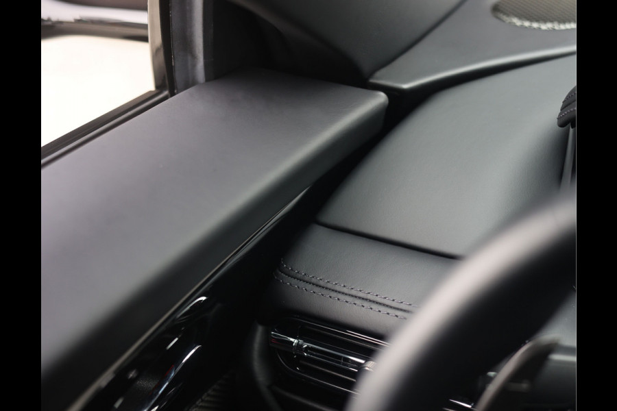 Aston Martin DB12 4.0 V8