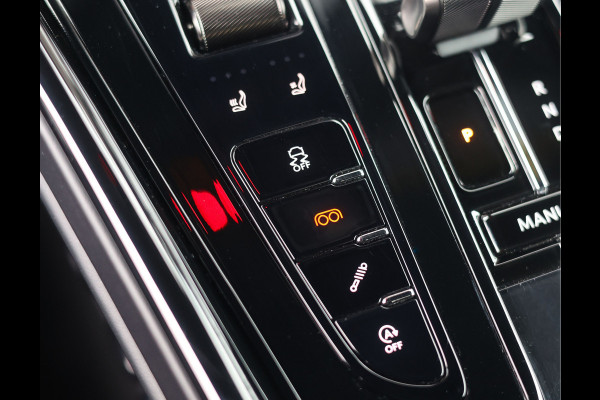 Aston Martin DB12 4.0 V8