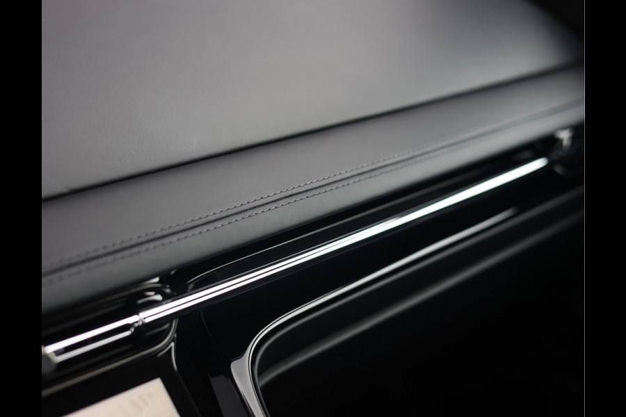 Aston Martin DB12 4.0 V8