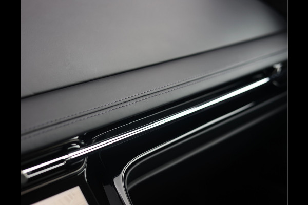 Aston Martin DB12 4.0 V8