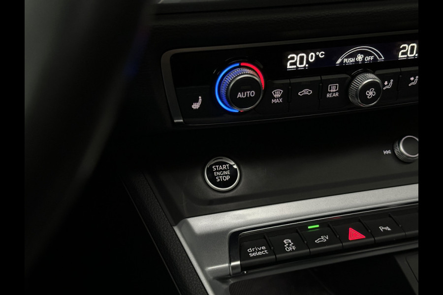 Audi Q3 45e 245pk S-Line | RS-Leder | Panorama | LED-Matrix | Camera | Virtual Cockpit | Carplay | Cruise Contol | 12-2022 | 28dkm | Side Assist | Elektr. A-Klep | Keyless-Entry | Stoelverwarming | Climate Control | Dodehoek |Rijklaarprijs incl. Bovag garantie.