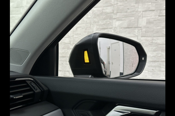 Audi Q3 45e 245pk S-Line | RS-Leder | Panorama | LED-Matrix | Camera | Virtual Cockpit | Carplay | Cruise Contol | 12-2022 | 28dkm | Side Assist | Elektr. A-Klep | Keyless-Entry | Stoelverwarming | Climate Control | Dodehoek |Rijklaarprijs incl. Bovag garantie.