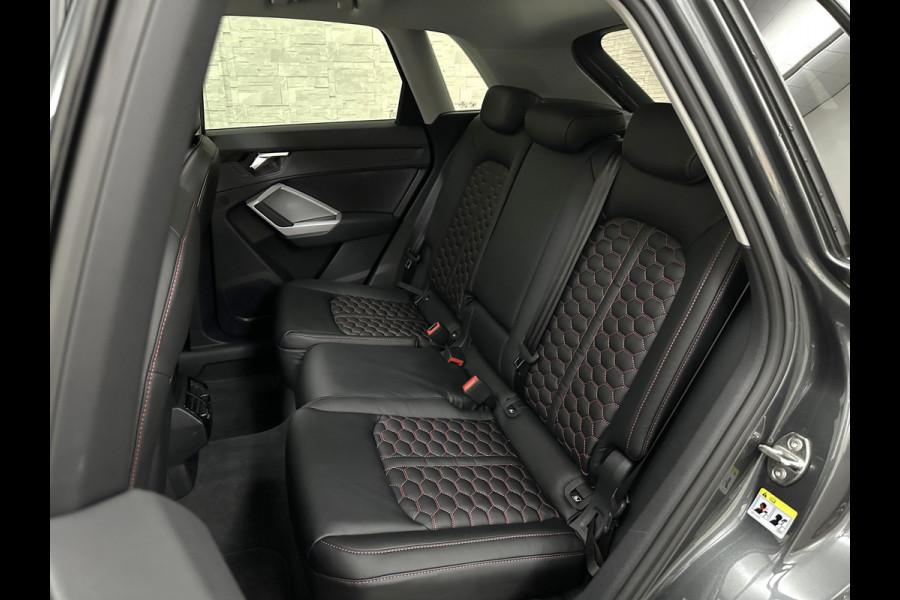 Audi Q3 45e 245pk S-Line | RS-Leder | Panorama | LED-Matrix | Camera | Virtual Cockpit | Carplay | Cruise Contol | 12-2022 | 28dkm | Side Assist | Elektr. A-Klep | Keyless-Entry | Stoelverwarming | Climate Control | Dodehoek |Rijklaarprijs incl. Bovag garantie.