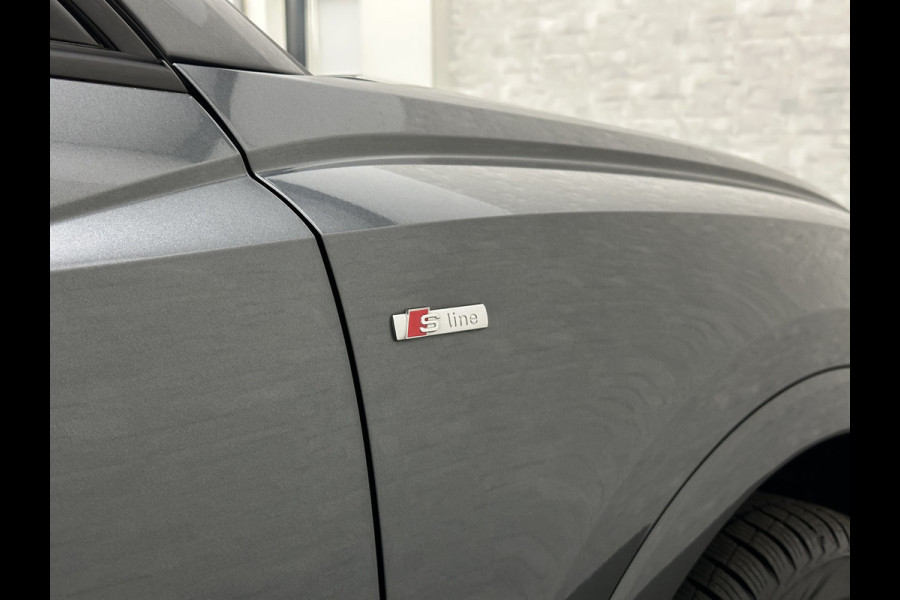 Audi Q3 45e 245pk S-Line | RS-Leder | Panorama | LED-Matrix | Camera | Virtual Cockpit | Carplay | Cruise Contol | 12-2022 | 28dkm | Side Assist | Elektr. A-Klep | Keyless-Entry | Stoelverwarming | Climate Control | Dodehoek |Rijklaarprijs incl. Bovag garantie.