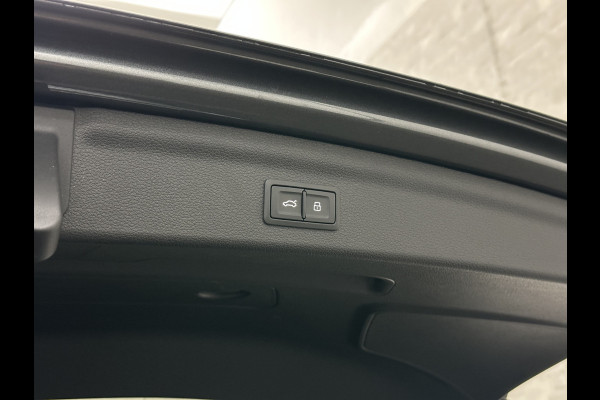 Audi Q3 45e 245pk S-Line | RS-Leder | Panorama | LED-Matrix | Camera | Virtual Cockpit | Carplay | Cruise Contol | 12-2022 | 28dkm | Side Assist | Elektr. A-Klep | Keyless-Entry | Stoelverwarming | Climate Control | Dodehoek |Rijklaarprijs incl. Bovag garantie.