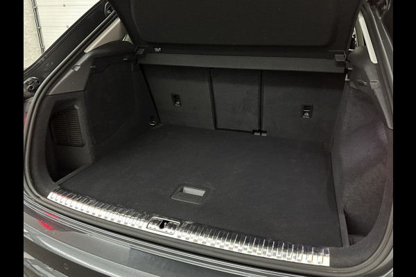 Audi Q3 45e 245pk S-Line | RS-Leder | Panorama | LED-Matrix | Camera | Virtual Cockpit | Carplay | Cruise Contol | 12-2022 | 28dkm | Side Assist | Elektr. A-Klep | Keyless-Entry | Stoelverwarming | Climate Control | Dodehoek |Rijklaarprijs incl. Bovag garantie.