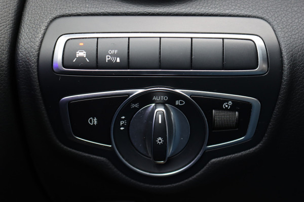 Mercedes-Benz C-Klasse Estate 300 e Business Solution AMG | Luchtvering | Panoramadak | Burmester | Memory | Camera | Spoorpakket | Dodehoekassistent | Multibeam LED | Sfeerverlichting |