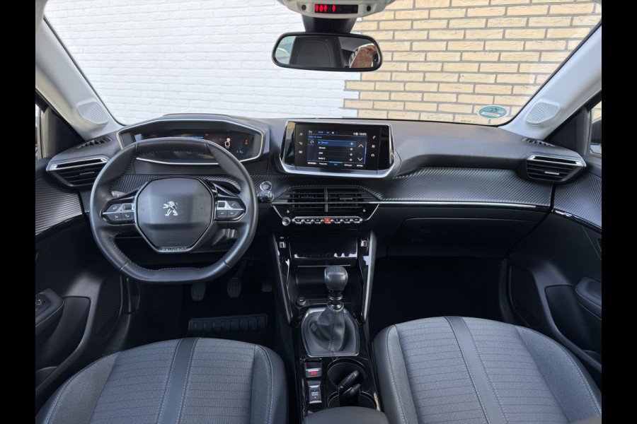 Peugeot 208 1.2 PureTech Blue Lease Allure | Trekhaak | CarPlay | Camera | 16 inch