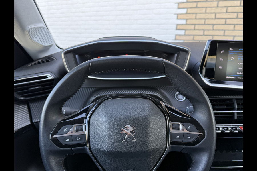 Peugeot 208 1.2 PureTech Blue Lease Allure | Trekhaak | CarPlay | Camera | 16 inch