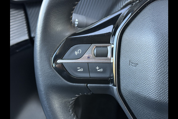 Peugeot 208 1.2 PureTech Blue Lease Allure | Trekhaak | CarPlay | Camera | 16 inch