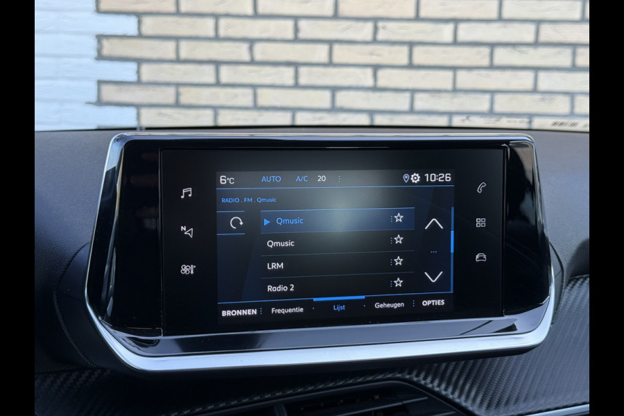 Peugeot 208 1.2 PureTech Blue Lease Allure | Trekhaak | CarPlay | Camera | 16 inch