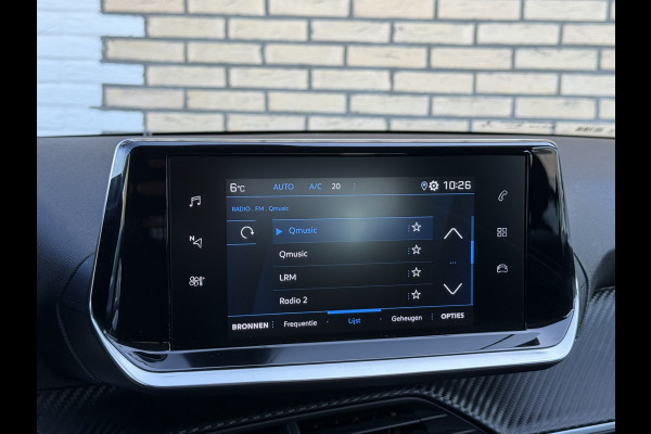 Peugeot 208 1.2 PureTech Blue Lease Allure | Trekhaak | CarPlay | Camera | 16 inch