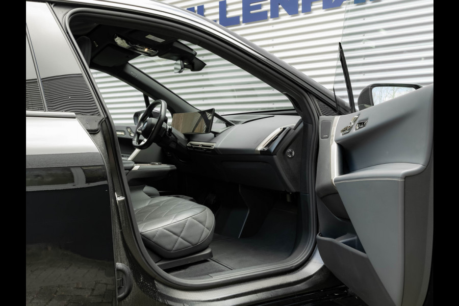 BMW iX xDrive50 - Luchtvering - Active Steering - Pano - Trekhaak
