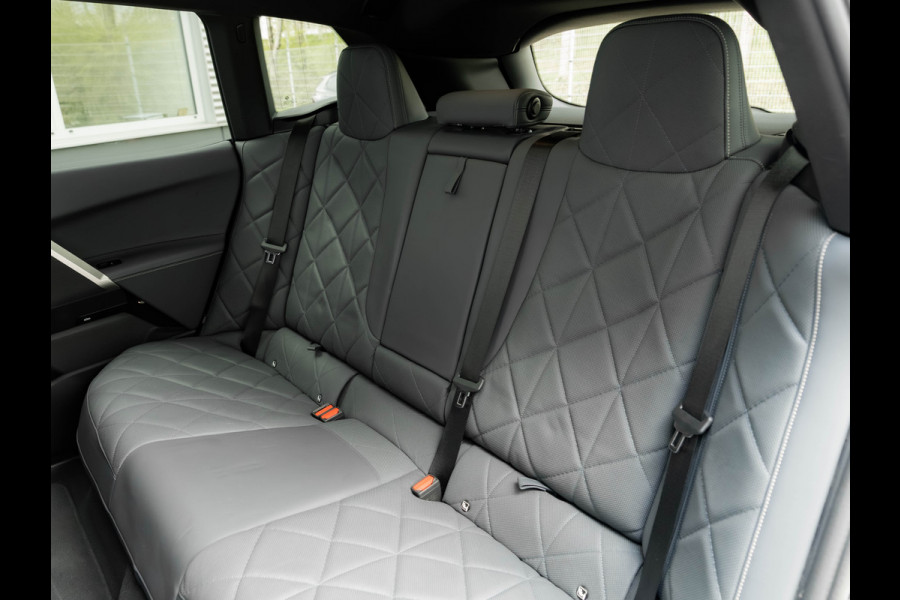 BMW iX xDrive50 - Luchtvering - Active Steering - Pano - Trekhaak