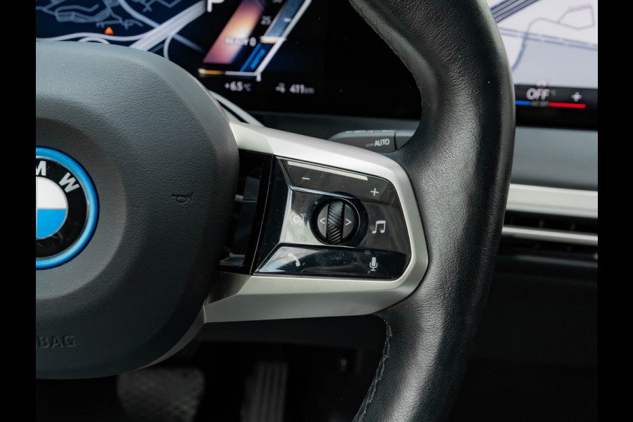 BMW iX xDrive50 - Luchtvering - Active Steering - Pano - Trekhaak