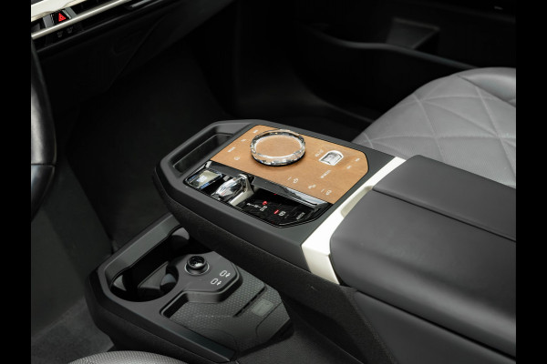 BMW iX xDrive50 - Luchtvering - Active Steering - Pano - Trekhaak