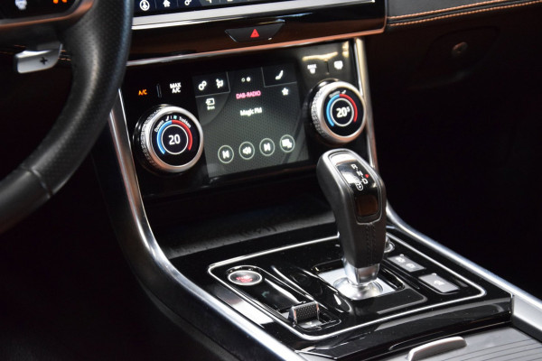 Jaguar XE 2.0 P250 R-Dynamic HSE Navi|Leder|Org.NL|2e Eig|Lane-Assist|Dealer onderhouden