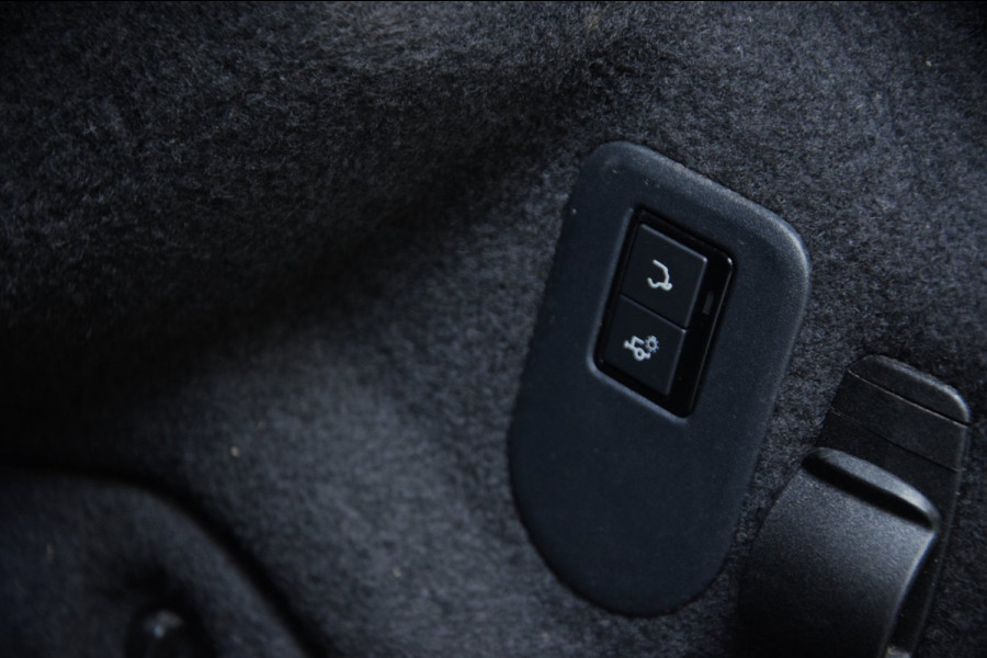 Jaguar XE 2.0 P250 R-Dynamic HSE Navi|Leder|Org.NL|2e Eig|Lane-Assist|Dealer onderhouden