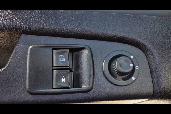 Renault Trafic 2.0 dCi 120Pk /88kw L2 Airco Parkeersensor Trekhaak Business