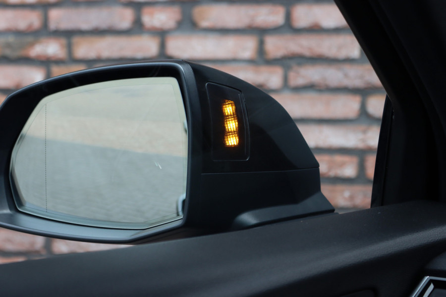 Audi Q5 Sportback 55 TFSI e S Quattro S Line | Luchtvering | Panoramadak | ACC | Bang & Olufsen | Camera | Verwarmd Stuurwiel | Zwart Optiek | Virtual Cockpit |