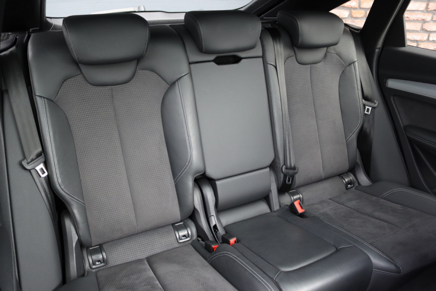 Audi Q5 Sportback 55 TFSI e S Quattro S Line | Luchtvering | Panoramadak | ACC | Bang & Olufsen | Camera | Verwarmd Stuurwiel | Zwart Optiek | Virtual Cockpit |