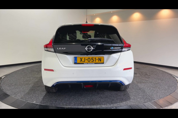 Nissan Leaf Tekna 40 kWh | Bose speakers | half leder interieur Soh (batterijcheck) Waarde 87,1 %