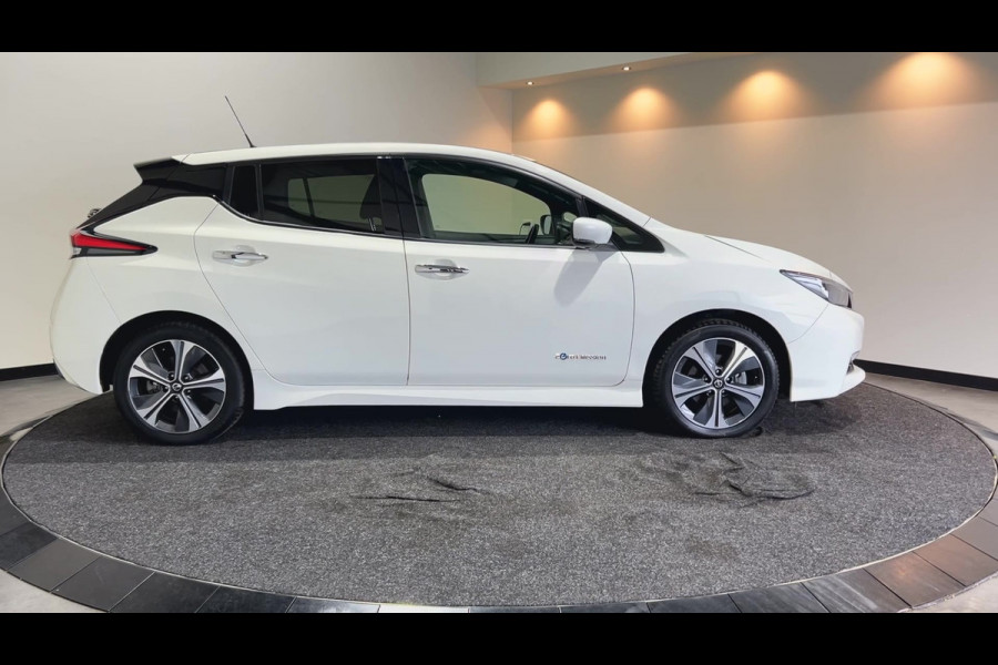 Nissan Leaf Tekna 40 kWh | Bose speakers | half leder interieur Soh (batterijcheck) Waarde 87,1 %