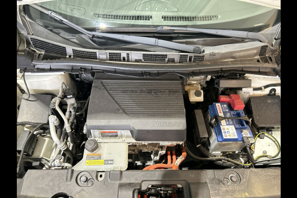 Nissan Leaf Tekna 40 kWh | Bose speakers | half leder interieur Soh (batterijcheck) Waarde 87,1 %
