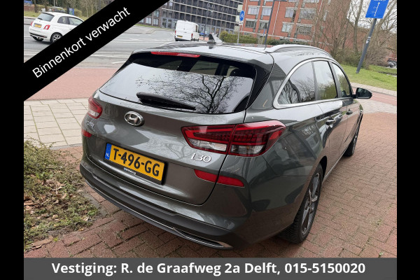 Hyundai i30 Wagon 1.5 T-GDi MHEV Premium | Stuur-/Stoelverwarming | Navigatie | Parkeersensoren voor & Achter |