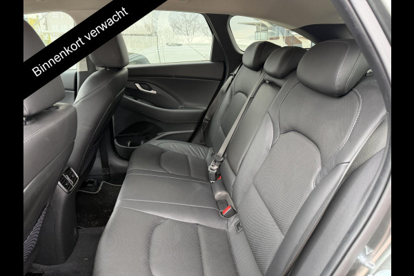 Hyundai i30 Wagon 1.5 T-GDi MHEV Premium | Stuur-/Stoelverwarming | Navigatie | Parkeersensoren voor & Achter |