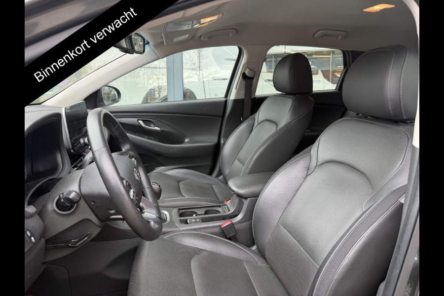 Hyundai i30 Wagon 1.5 T-GDi MHEV Premium | Stuur-/Stoelverwarming | Navigatie | Parkeersensoren voor & Achter |