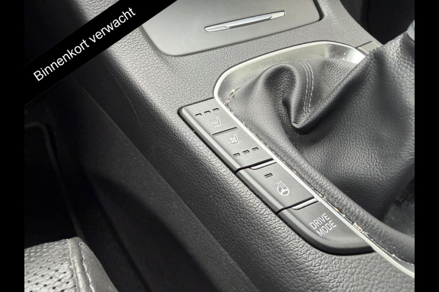 Hyundai i30 Wagon 1.5 T-GDi MHEV Premium | Stuur-/Stoelverwarming | Navigatie | Parkeersensoren voor & Achter |
