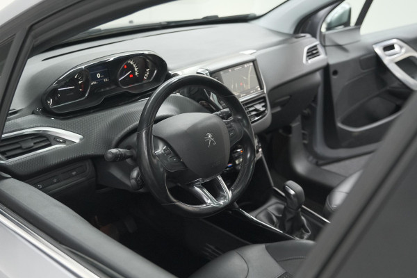 Peugeot 2008 PureTech 110 Allure | Panoramadak | Apple Carplay | Navigatie | Parkeersensoren