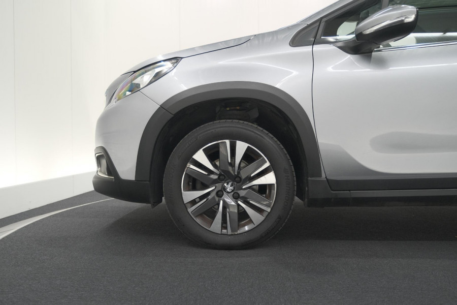 Peugeot 2008 PureTech 110 Allure | Panoramadak | Apple Carplay | Navigatie | Parkeersensoren