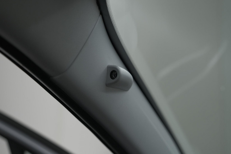 Peugeot 2008 PureTech 110 Allure | Panoramadak | Apple Carplay | Navigatie | Parkeersensoren