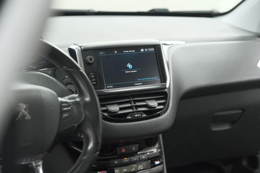 Peugeot 2008 PureTech 110 Allure | Panoramadak | Apple Carplay | Navigatie | Parkeersensoren