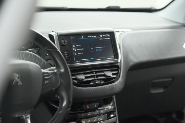 Peugeot 2008 PureTech 110 Allure | Panoramadak | Apple Carplay | Navigatie | Parkeersensoren