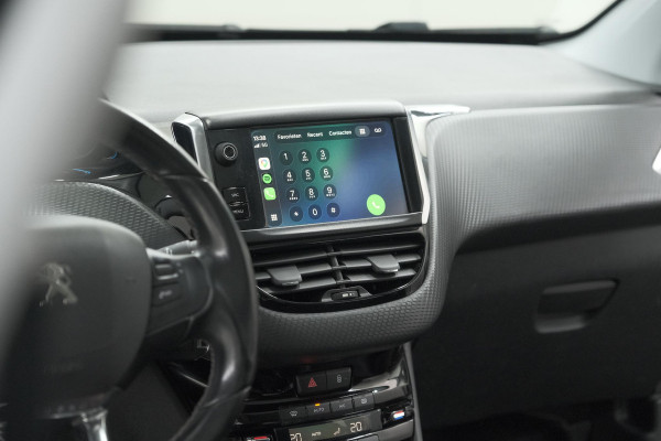 Peugeot 2008 PureTech 110 Allure | Panoramadak | Apple Carplay | Navigatie | Parkeersensoren