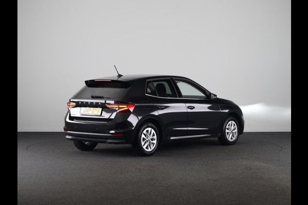 Škoda Fabia 1.0 TSI Business Edition 95pk | Verlengde garantie | Climatronic | Navigatie via App | Verwarmbare voorstoelen | Parkeersensoren voor en achter