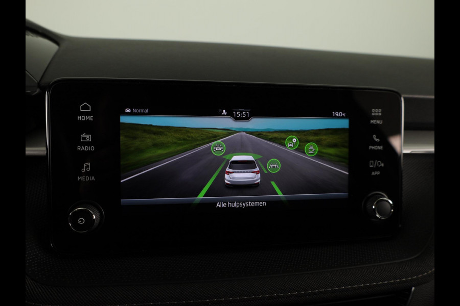 Škoda Fabia 1.0 TSI Business Edition 95pk | Verlengde garantie | Climatronic | Navigatie via App | Verwarmbare voorstoelen | Parkeersensoren voor en achter