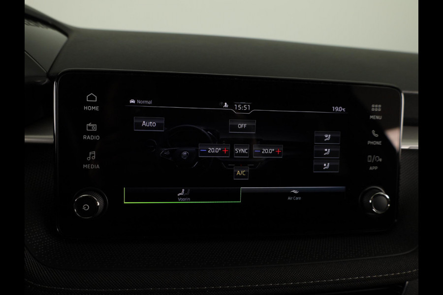 Škoda Fabia 1.0 TSI Business Edition 95pk | Verlengde garantie | Climatronic | Navigatie via App | Verwarmbare voorstoelen | Parkeersensoren voor en achter