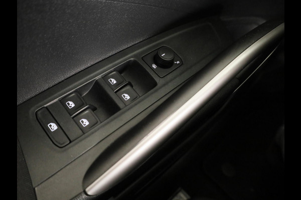 Škoda Fabia 1.0 TSI Business Edition 95pk | Verlengde garantie | Climatronic | Navigatie via App | Verwarmbare voorstoelen | Parkeersensoren voor en achter