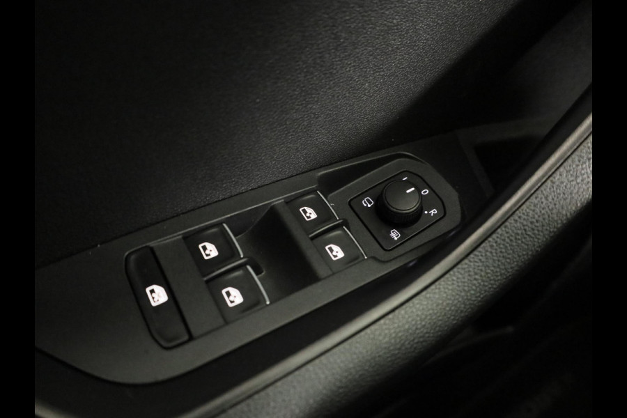 Škoda Karoq 1.0 TSI Business Edition 115 PK | Navigatie | Parkeercamera | Keyless entry |