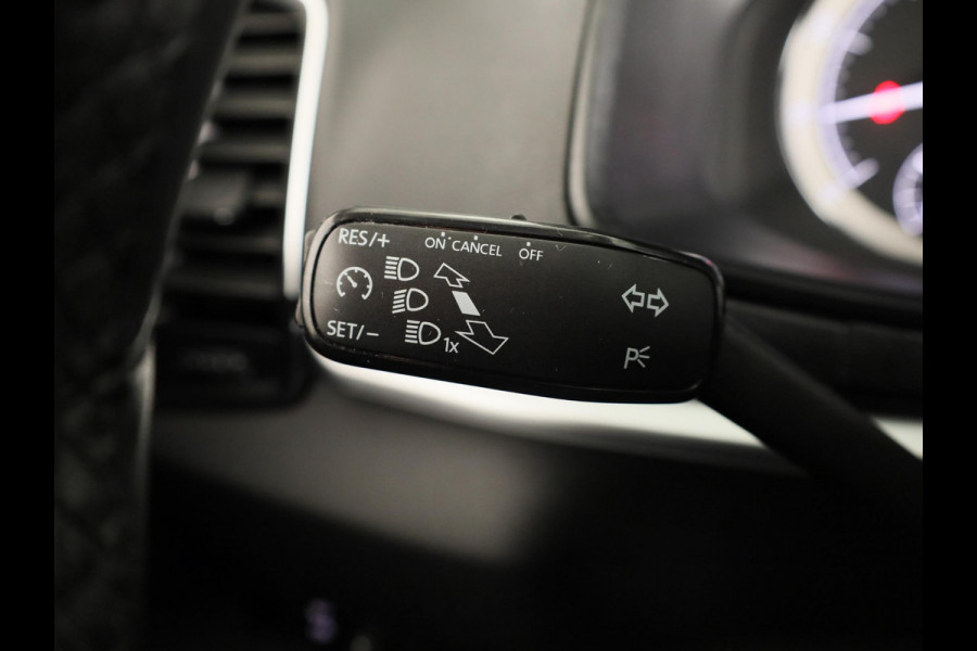 Škoda Karoq 1.0 TSI Business Edition 115 PK | Navigatie | Parkeercamera | Keyless entry |