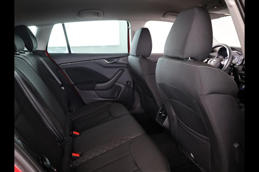 Škoda SCALA 1.0 TSI Ambition 110 PK | Navigatie via app | Parkeersensoren | LM Velgen |