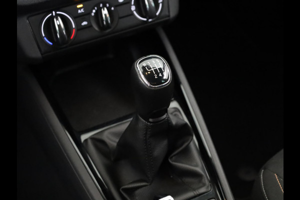 Škoda SCALA 1.0 TSI Ambition 110 PK | Navigatie via app | Parkeersensoren | LM Velgen |