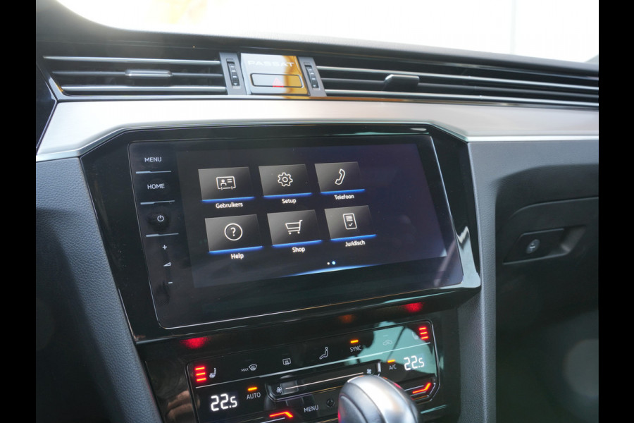 Volkswagen Passat Variant 1.5 TSI R-Line Business + | Achteruitrijcamera | Apple Carplay/Android Auto